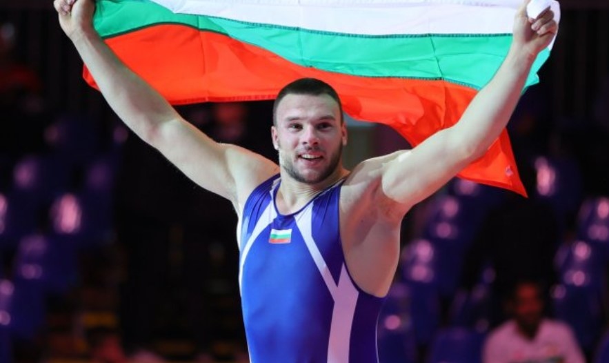 Кирил Милов ликува с европейската титла на първенството по борба